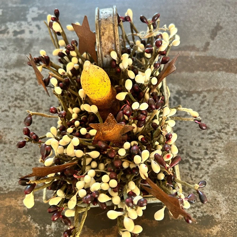 Primitive Grubby Lighted Candle Holder Burgundy Pip Berries Rusty Stars EUC - Picture 6 of 7